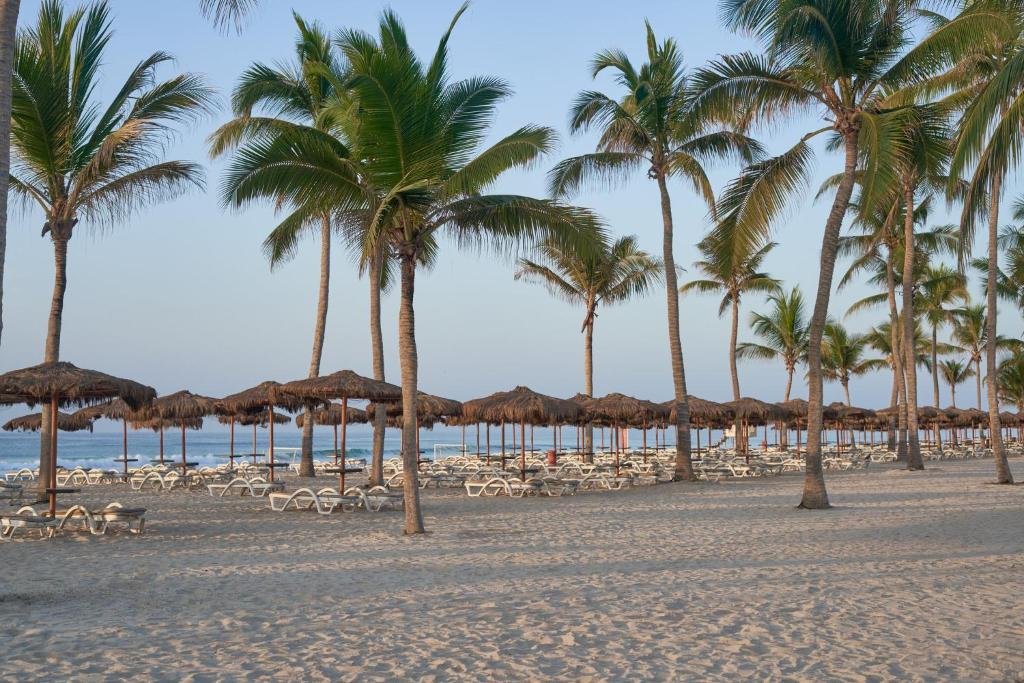 best hotels in Salalah near the beach